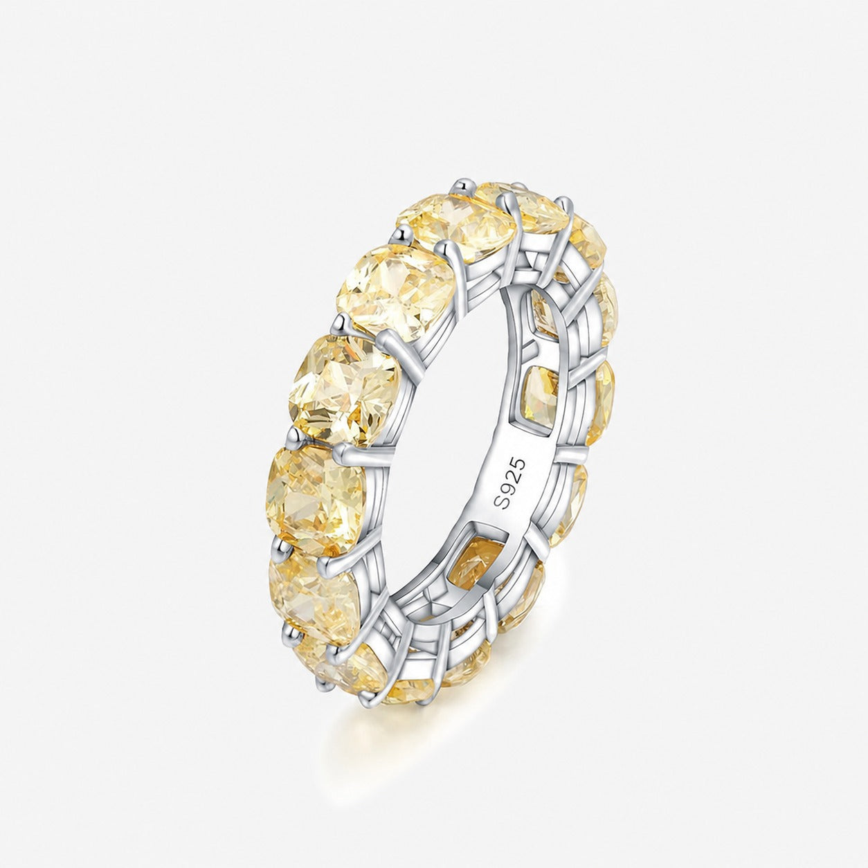 خاتم من الفضة الإسترليني عيار 925 مرصع بحجر الزركونيا الأصفر الفاتح ذي القطع الوسادي.