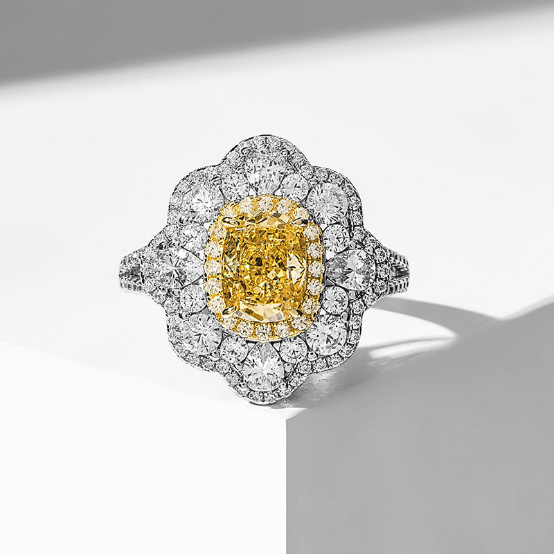 Cushion-Cut Moissanite Floral Halo Statement Ring in 925 Sterling Silver