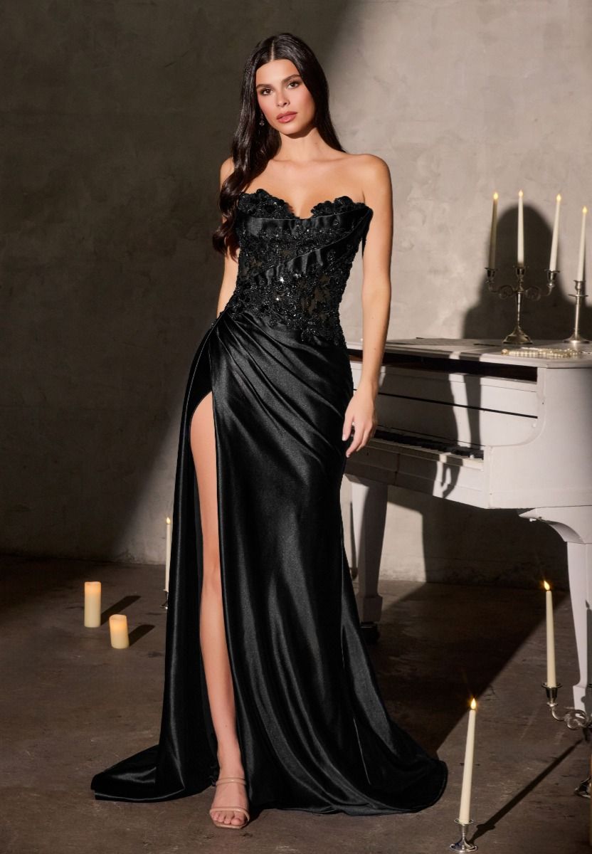 Fitted Dress With Sweetheart Neckline And Strapless Sculpted Bodice Adorned With Dimensional Floral Beads