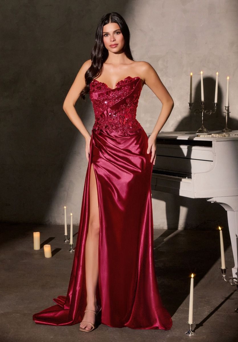 Fitted Dress With Sweetheart Neckline And Strapless Sculpted Bodice Adorned With Dimensional Floral Beads
